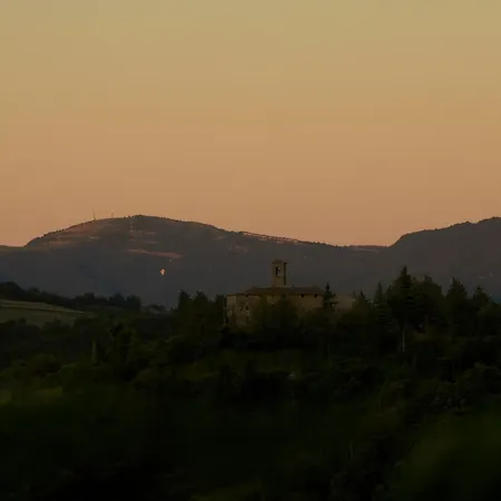 Scavolo Borgo 宾馆 *